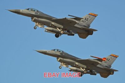 FOTO FLUGZEUG GENERAL DYNAMICS F-16CM '88-427' & '89-117' DIESES PAAR F-16S
