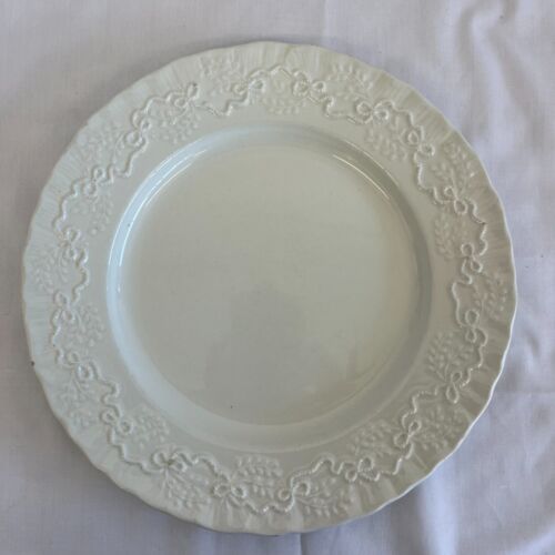 Wedgwood Ralph Lauren Claire Bone China Plate Embossed White Cake Stand Charity - Picture 2 of 9