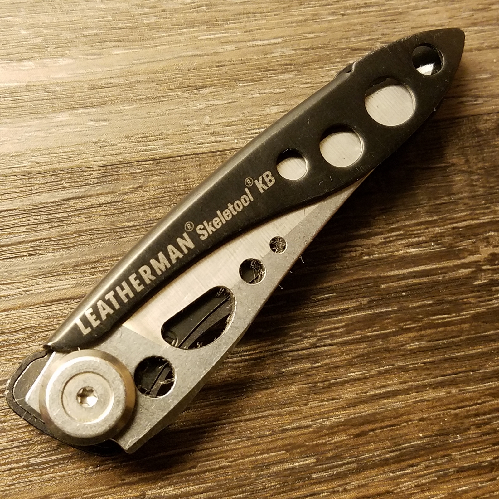 LEATHERMAN SKELETOOL KB KNIFE PLAIN EDGE BLADE W/ BOTTLE OPENER eBay