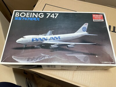 Academy Minicraft Boeing 747 Pan Am