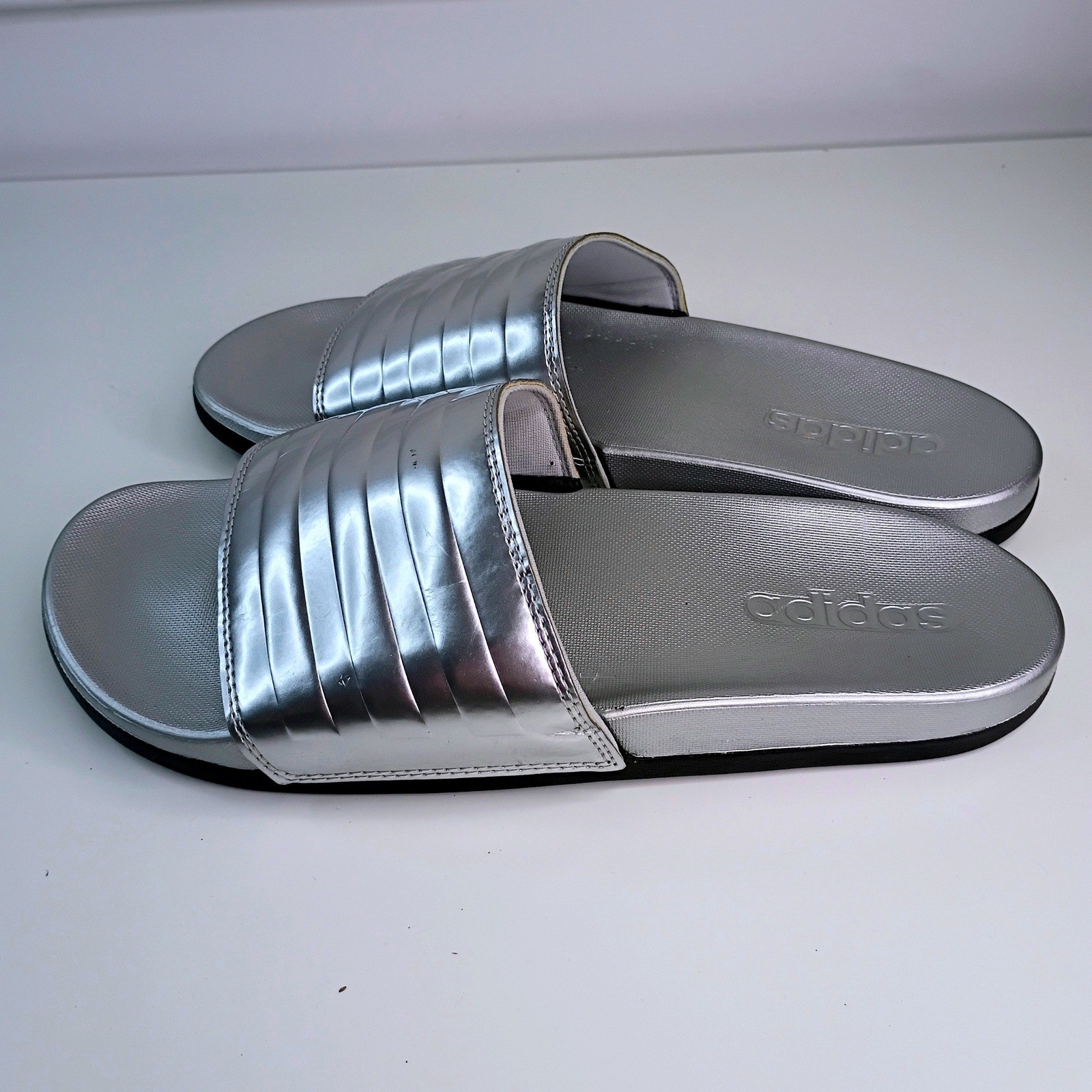Adidas Adilette Comfort Slides Metallic Silver Womens Size 8 FW7683 Sandals thumbnail 4