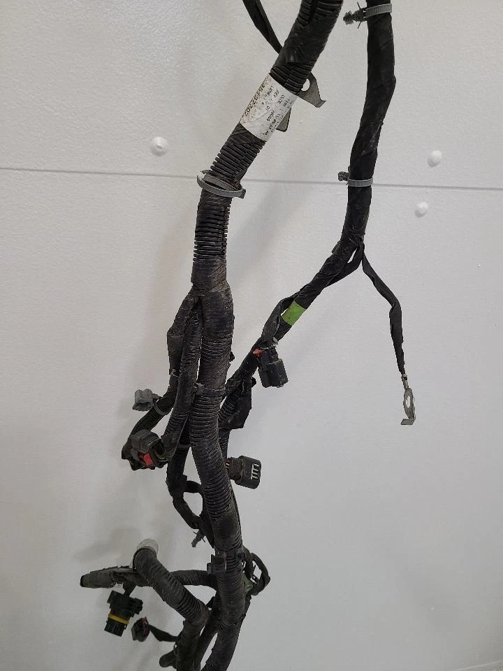 2017 - 2018 CHEVROLET SILVERADO 1500 Engine Wire Harness  Foto 3 de 4