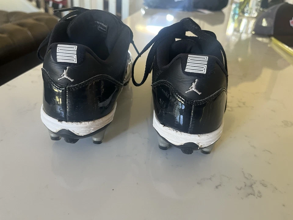 Chuteiras de futebol Nike Jordan 11 Low Space Jam tamanho 8 A01560-011 - Imagem 4 de 4