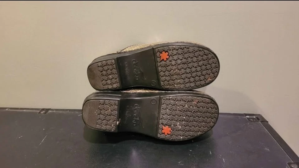 Womens Dansko XP Gold Snakeskin Clogs US 7.5/8 EU 38 Nursing Professional Shoes - Image 3 of 4