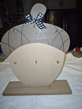 Banz Display --Acorn Shape with ;6 hanging hooks