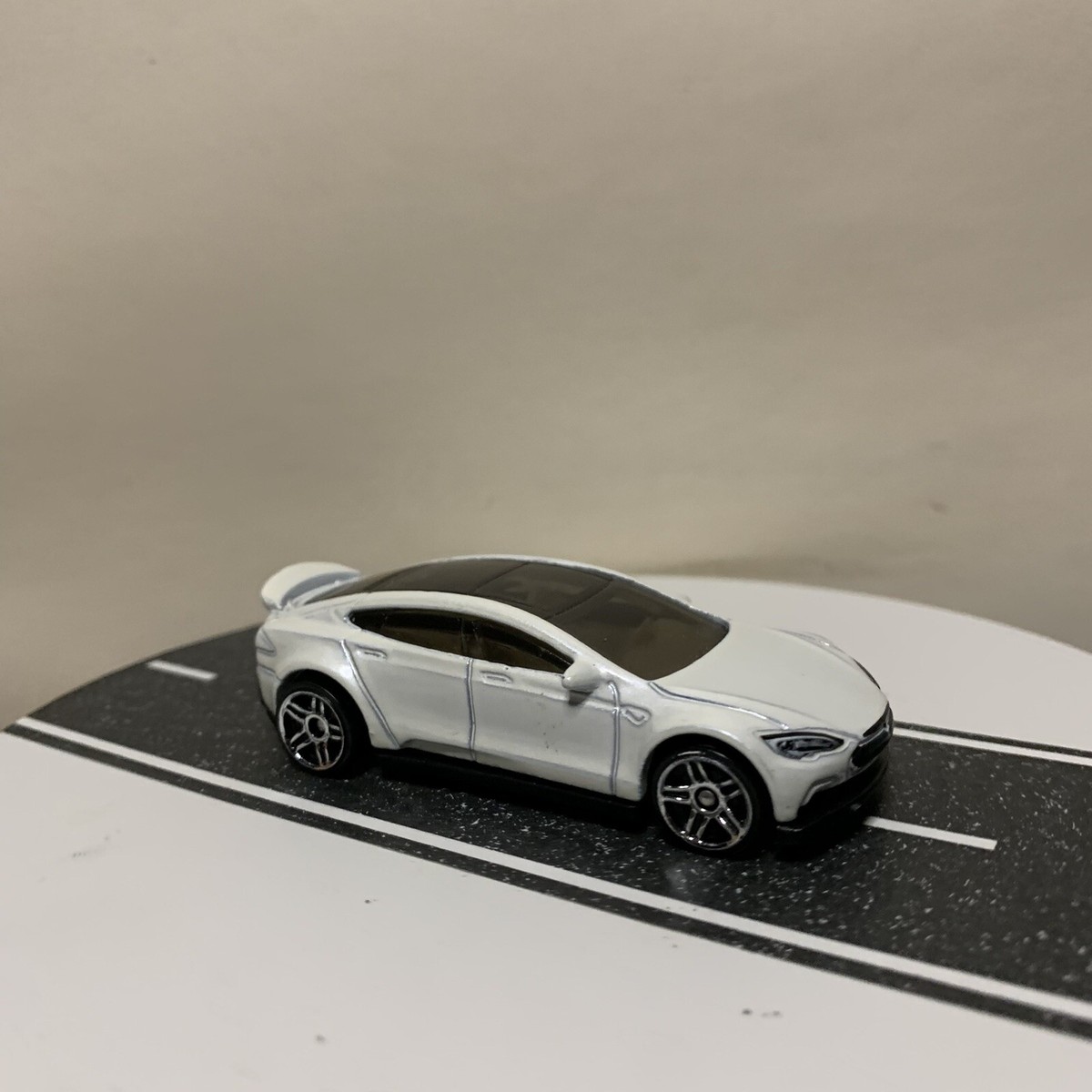 ホットウィール テスラ モデルS スーパートレジャーハント