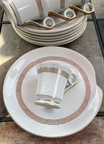 Renaissance Hostess/Hospitality 8 Luncheon Plates & 8 Tea Cups Greek Key Gold - Picture 3 of 9