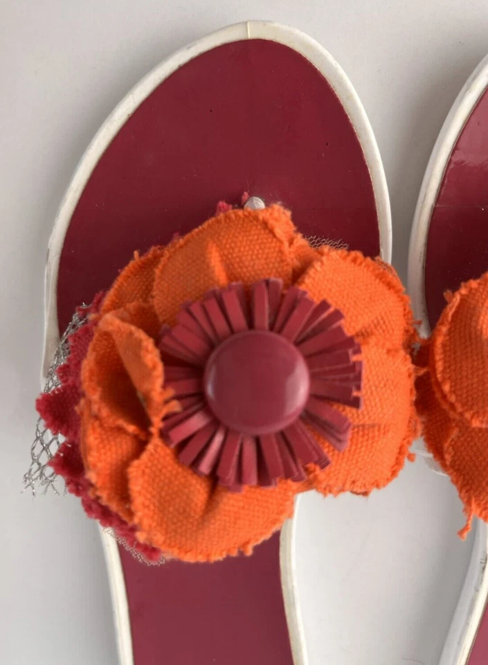 Stuart Weitzman Floral Fabric Flower & Rubber Flip Flop Sandal Women's Size 7 - image 3 of 4