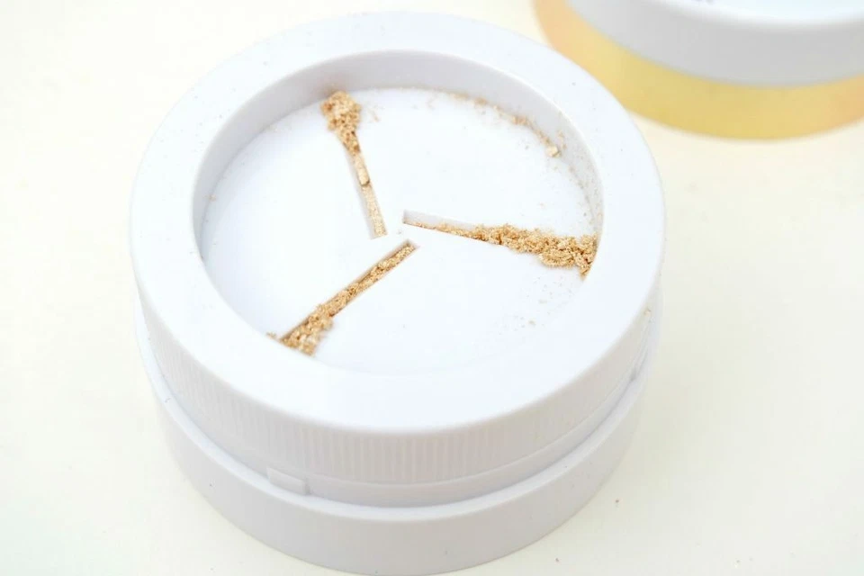 MUA LUXE Glow Beam Highlighting Powder Gold 5g New - Bild 2 von 3