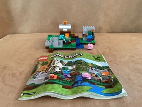 21123 LEGO Complete Minecraft The Iron Golem instruction book wrinkled minifigs