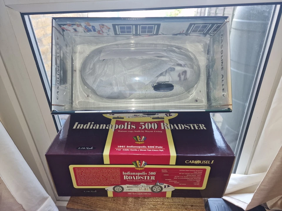 CARRUSEL ESCALA 1 1/18 WATSON ROADSTER 1961 INDIANAPOLIS 500 POLE EDDIE SACHS #12 Foto 2 de 4