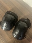 black Skatewiz Protect-1 knee pads featuring a durable protective shell — photo 1