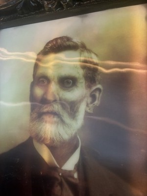 Halloween Spooky Changing Face Monster Creepy Decor Wall Photo Scary New Plastic