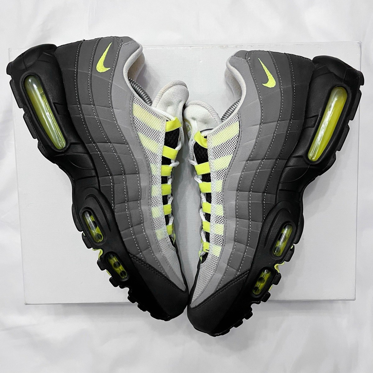 Nike Air Max 110 One Tens Trainers Nike Air Max 95 Reverse Neon