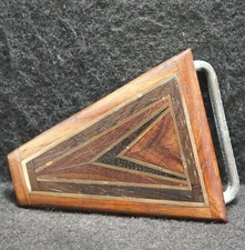 XE05107 VINTAGE 1970s WOOD  BRASS TRIANGLE UNISEX ARTWORK FASHION BELT BUCKLE