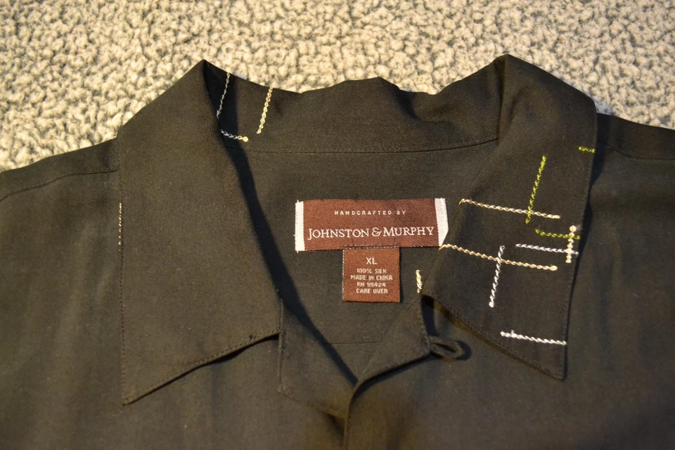Camisa de hombre Johnson & Murphy manga corta negra X-grande con botones 100 % seda Foto 2 de 4