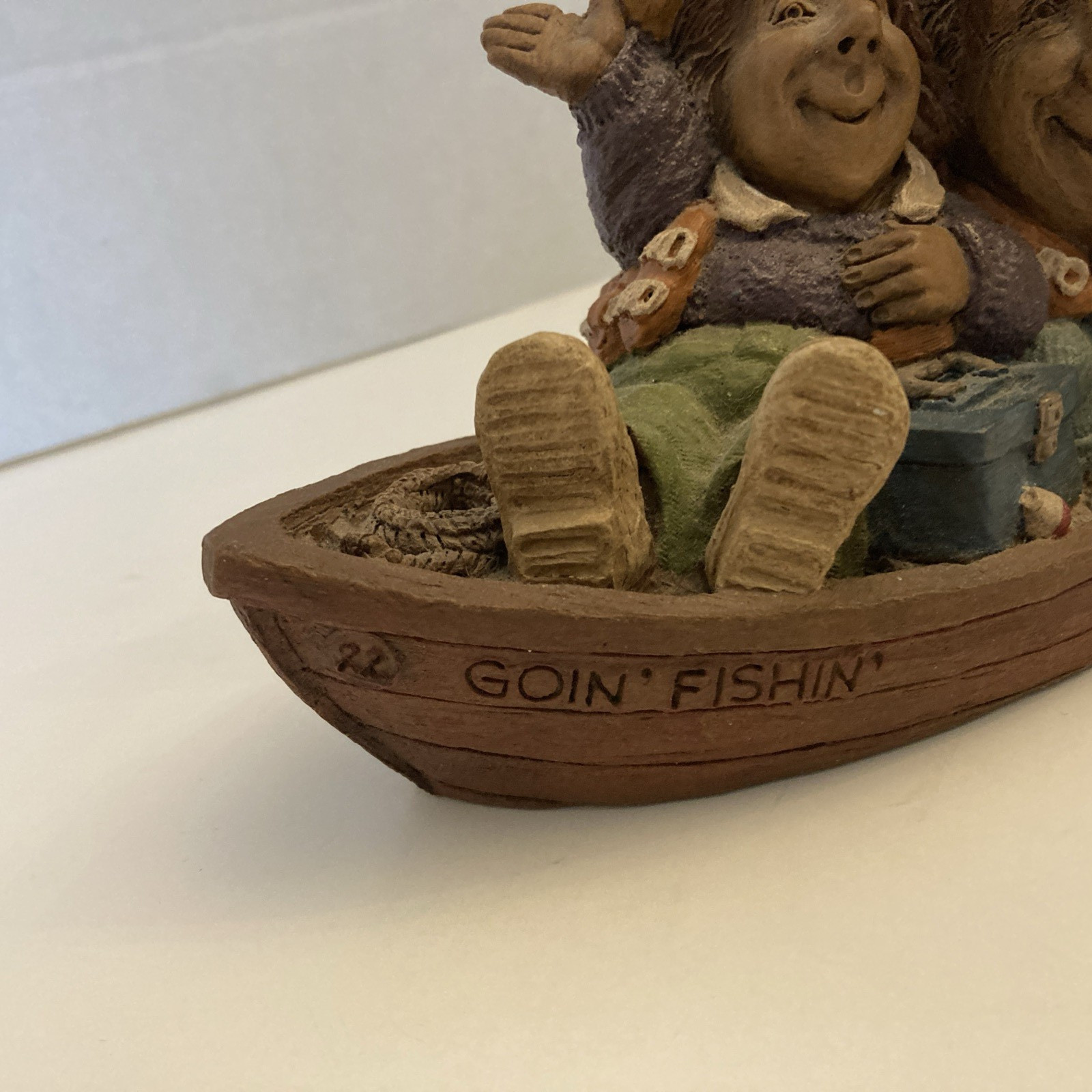 Cairn Studios Humorous Goin Fishin’ Clay Sculpture By Lee Sievers #8023 thumbnail 2