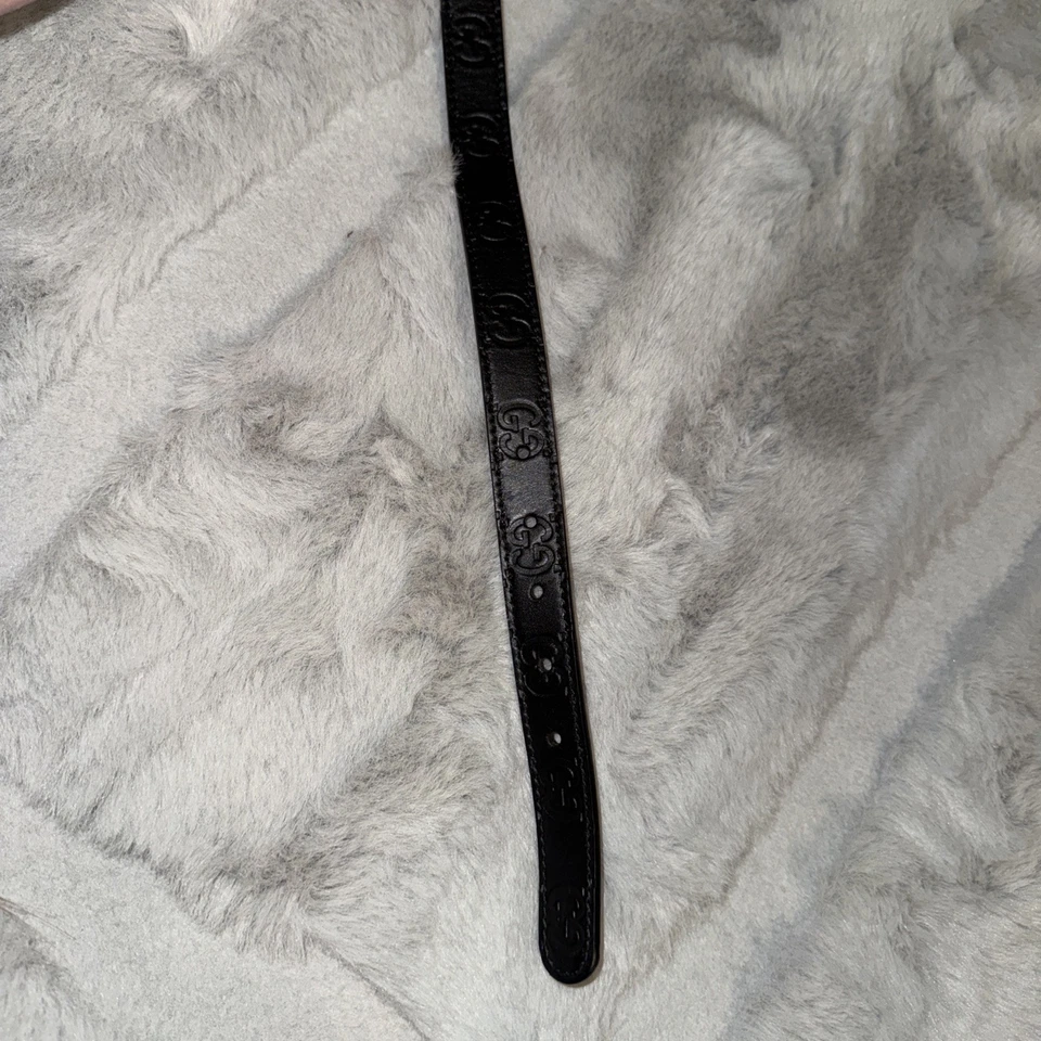 Cinto infantil autêntico Gucci preto GG couro em relevo prata fivela G intertravada - Imagem 4 de 4