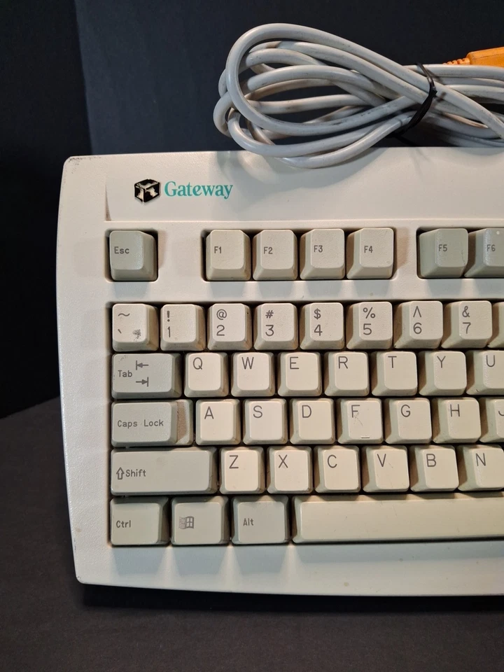 Vintage Gateway Wired Keyboard 7001628 Ps/2 E06350us003-C - Image 2 of 4