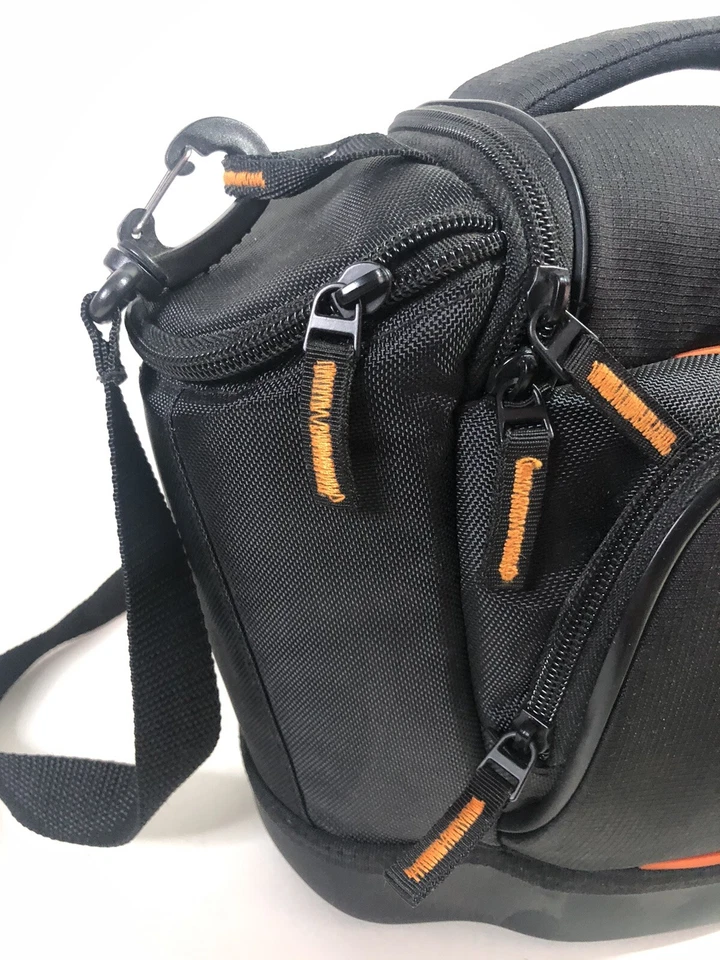 Case Logic 120.581 SLR Suspension System Camera Bag With Strap - Image 2 of 4