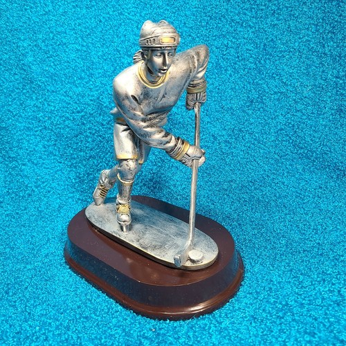 Hockey Figure, Female, 9.5x9", Faux Silver/ Gold - Picture 2 of 5