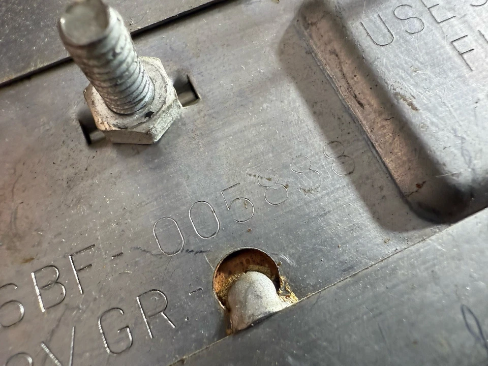 Ford Fairlane Crown Victoria 1956 radio AM tablero pulsador 6Bf Foto 3 de 4