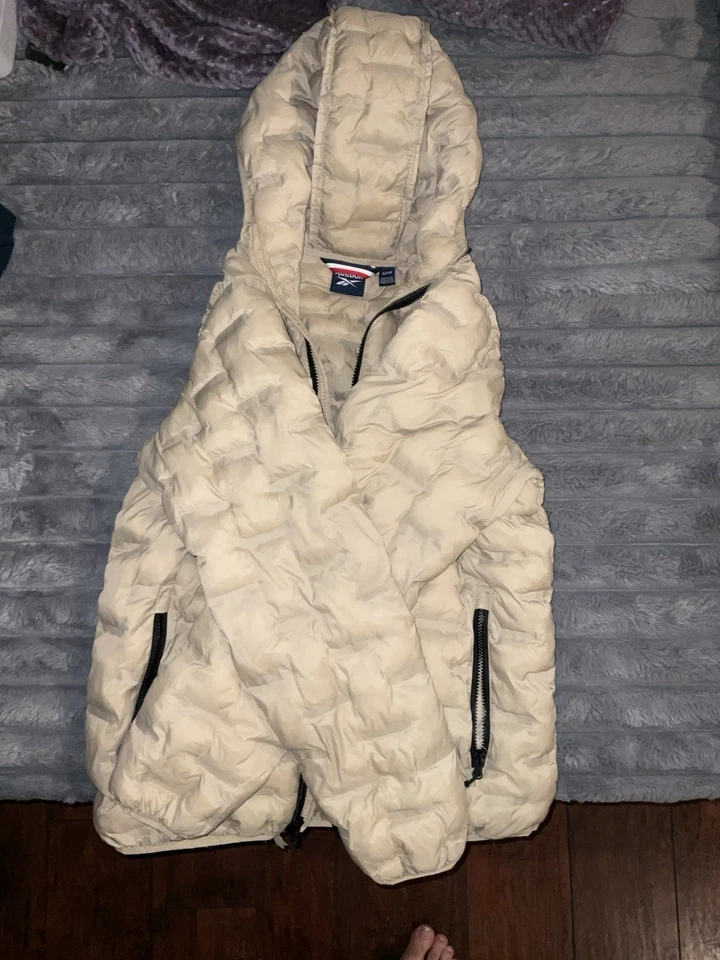 锐步 Glacier Shield 绗缝连帽夹克,尺寸 L Sand Tan Color Puffy — 第 3/4 张图片