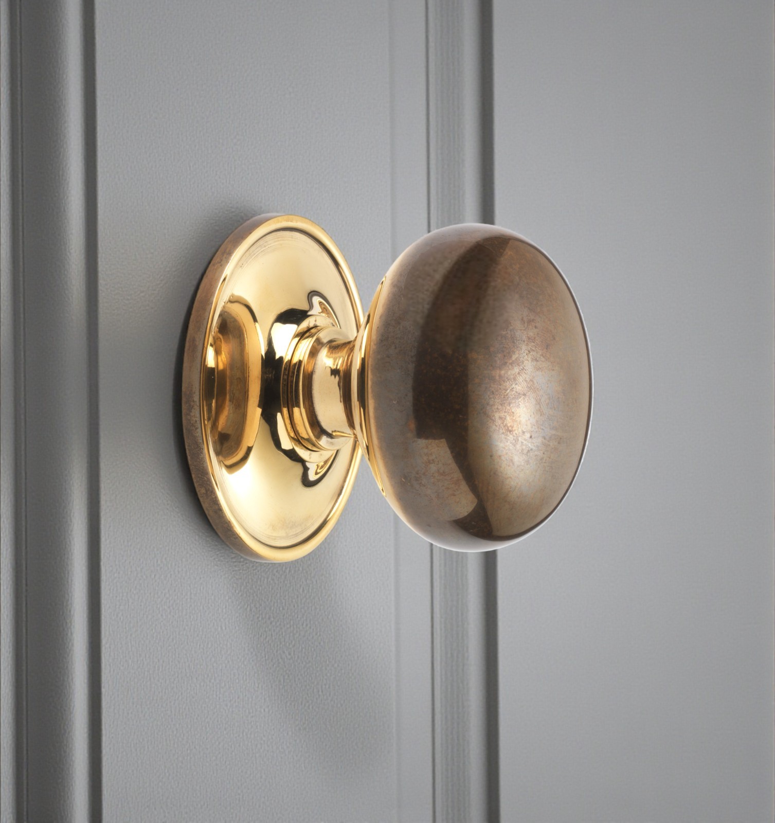 70mm Aged Solid Brass Round Plain Cottage Centre Door Knob Pull Front Back