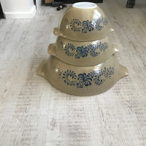Vintage Pyrex Homestead Cinderella Mixing Bowl Set 441, 442, 444 Tan Blue