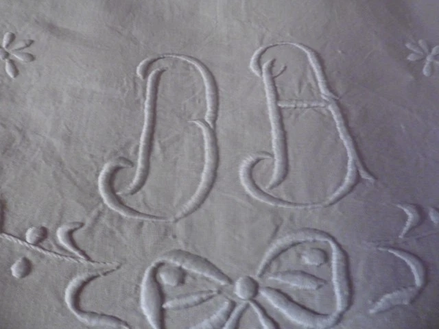 ANCIEN DRAP RETOURS PUR LIN CREME"DA"IMPOSANT RANG DE JOURS 230X280 CM - Photo 4/4