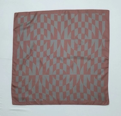 MAX & CO women s Silk Accessory Geometric Scarf&neckerchief In Gray 26''/26'' Ex C