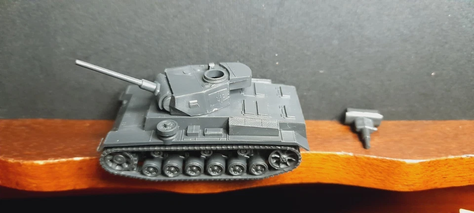 ROCO MINITANKS art. 174 - 1/87 H0 - Panzer III - Immagine 2 di 4