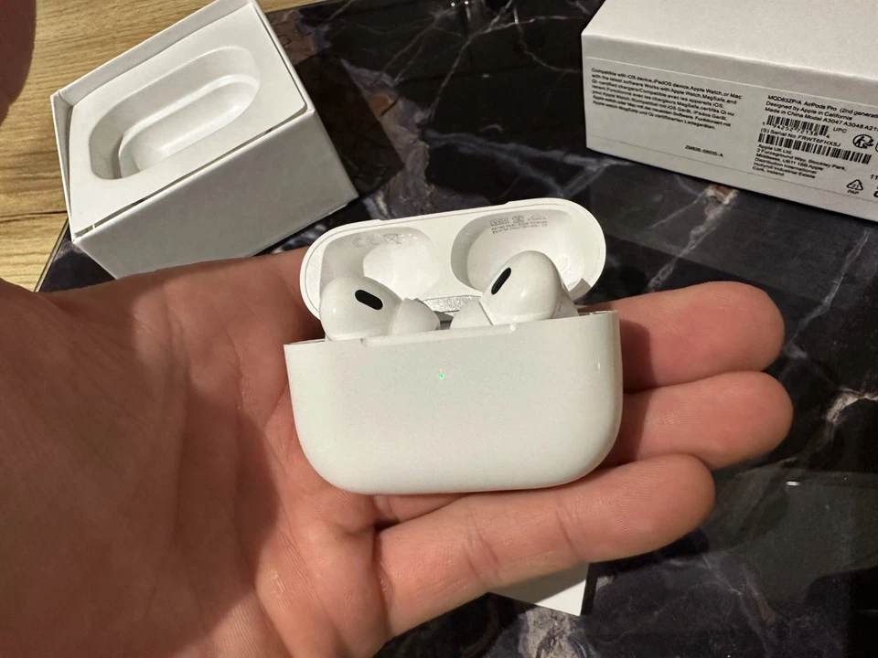 Apple AirPods Pro White In-Ear Bluetooth Earbuds ANC/Transparency, USB-C, photo 4 of 4