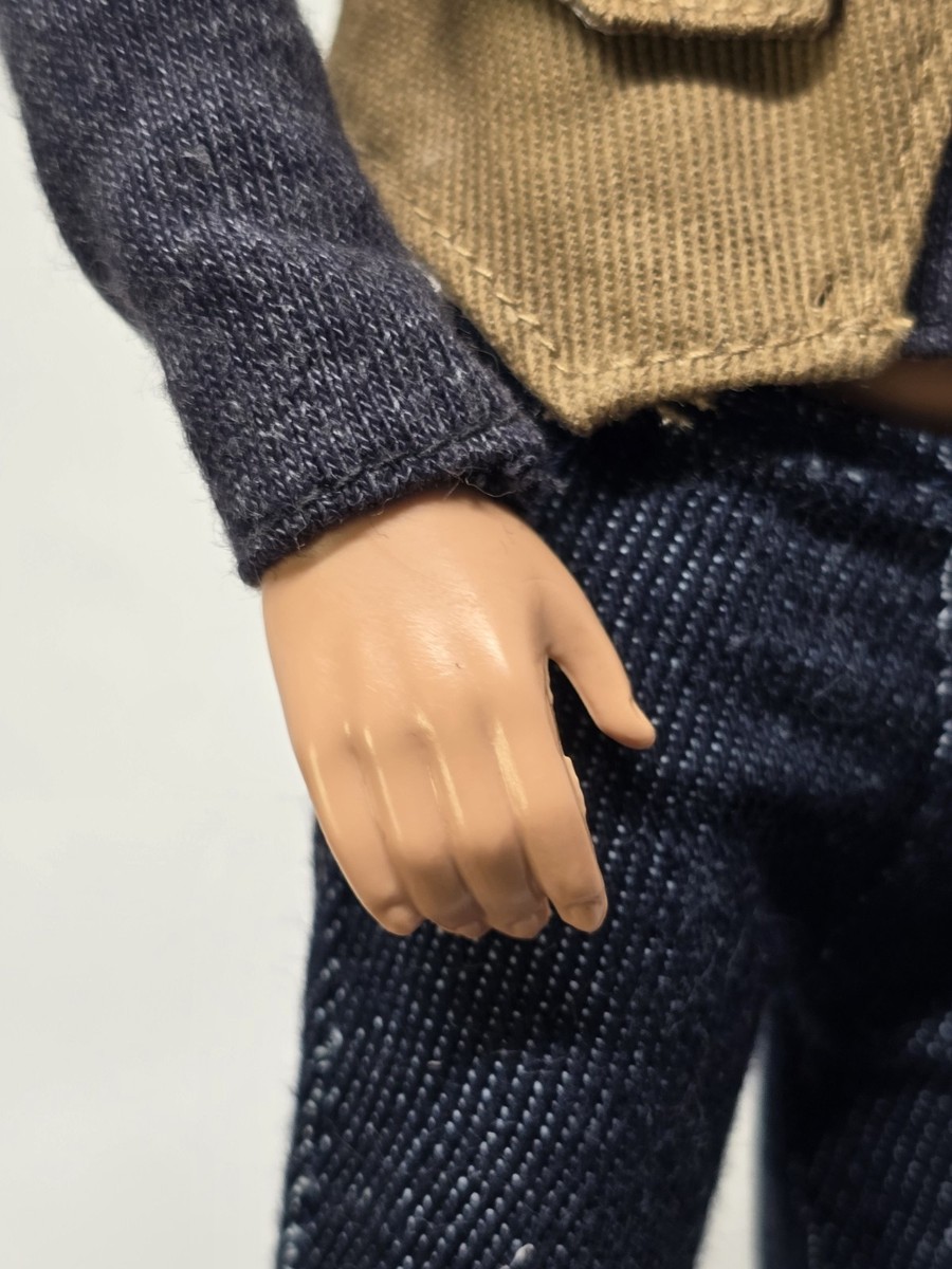 2018 Barbie Jurassic World Owen Chris Pratt Articulated Ken Doll