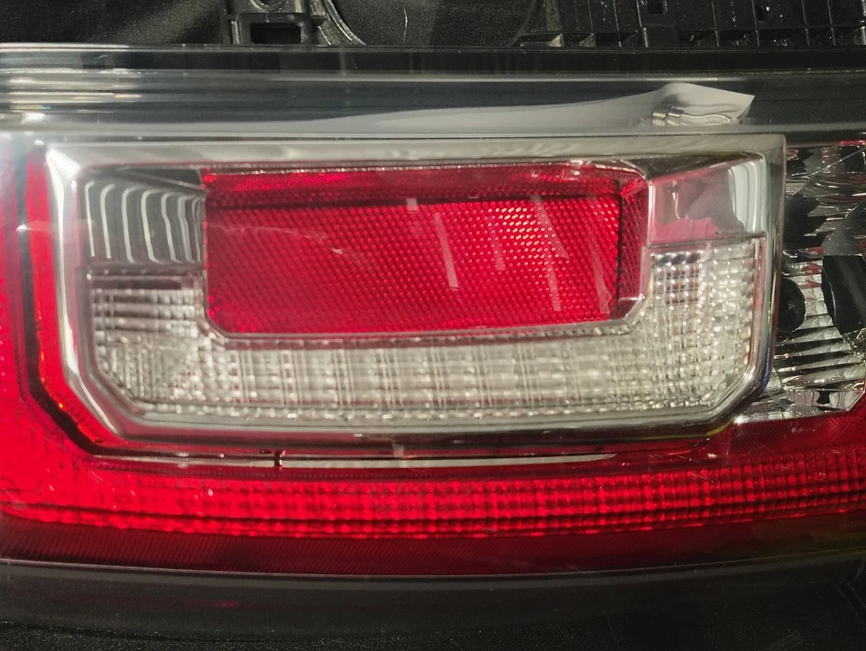 Nueva luz trasera izquierda del lado del conductor GMC Yukon 2015-2018 OEM K2UGLHT Foto 4 de 4