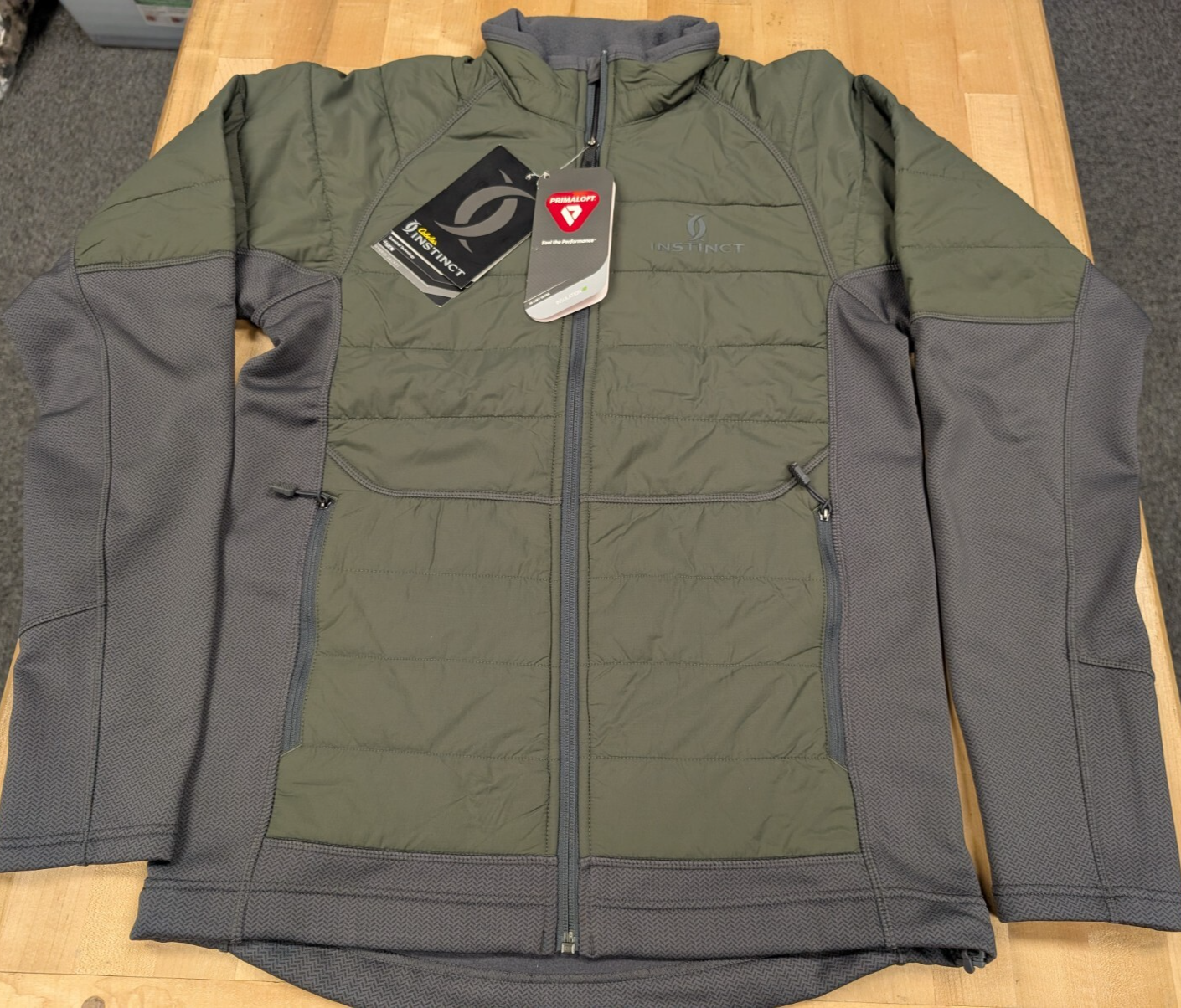 Cabelas Mens Small Instinct Hybrid Puffy Jacket in Deep Depths Green