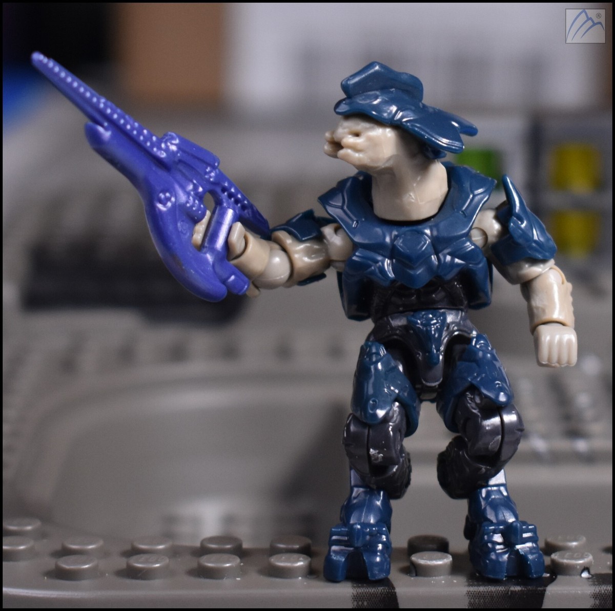 HALO MEGA CONSTRUX COVENANT BLUE ELITE COMMANDER MINI FIGURE MAVERICK SERIES