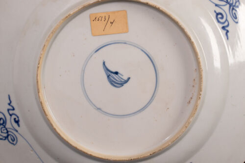 Ein Antiker Blau - Weißer „Aster“ Teller. Porzellan. China. Kangxi (1662-1722) - Bild 9 von 11
