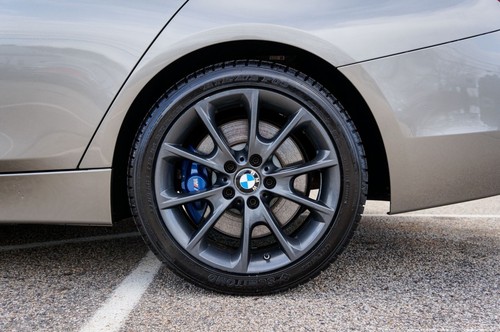 2017 BMW 3-Series xDrive - Picture 24 of 40