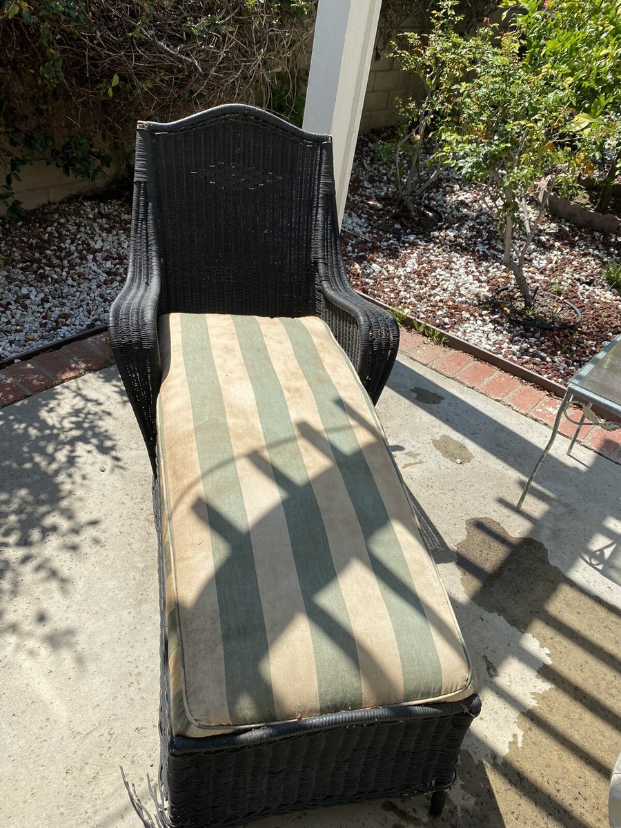 Vintage 1920s Adirondack Black Painted Diamond Pattern Wicker Chaise Lounge