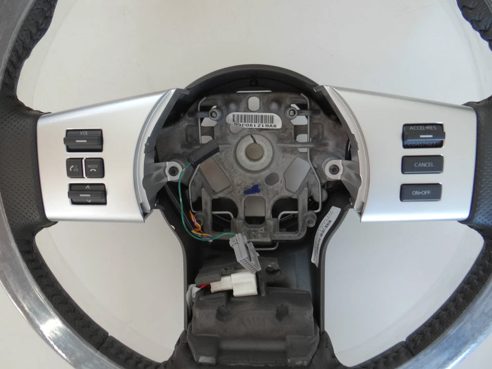 OEM 2005-2012 Nissan Pathfinder Leather Steering Wheel Controls HEATED  - Image 3 of 4