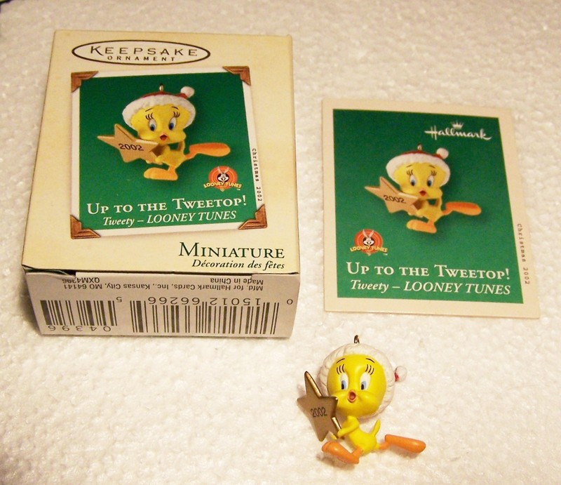 Hallmark Keepsake Christmas Ornament Tweety Bird "Up to the Treetops!"