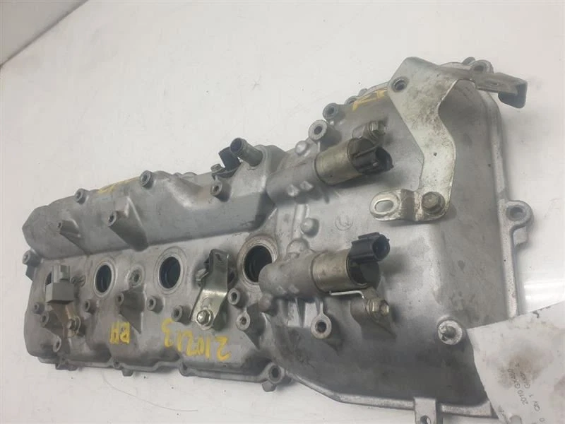 2010 LEXUS GX460 4.6L 8CYL 1URFE ENGINE VALVE COVER ASSEMBLY  - Image 2 of 4