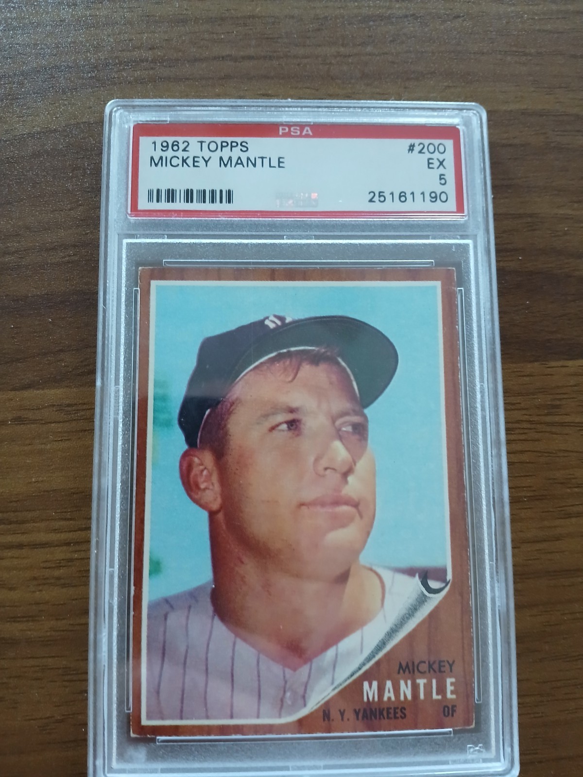 Topps 1962 Mickey Mantle #200 PSA 5 New York Yankees Baseball