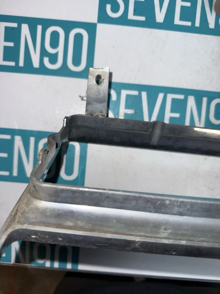 DE COLECCIÓN 1979-1985 CADILLAC ELDORADO FARO BISEL PUERTA OEM GM Parte #16500582 Foto 4 de 4