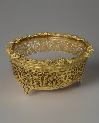 Vintage Gold Tone Filigree ROSES Beveled Glass Footed Casket Jewelry/Trinket Box