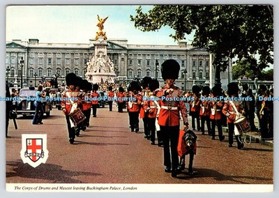 L351346 London. Das Korps der Trommeln und Maskottchen verlässt den Buckingham Palace. Kapital