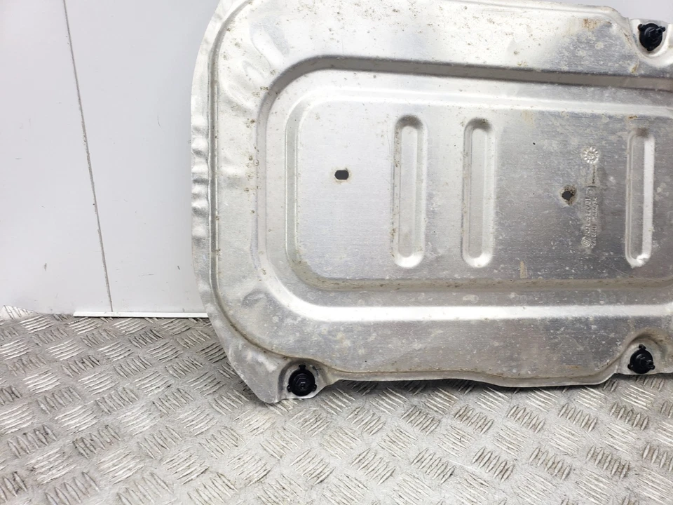 VOLKSWAGEN POLO MK6 1.0 PETROL UNDERTRAY SHIELD GUARD 2022 2Q0825229 - Image 4 of 4