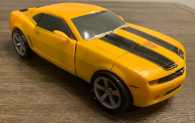 Transformers Ultimate Bumblebee 2008 Camaro Electronic Action Figure