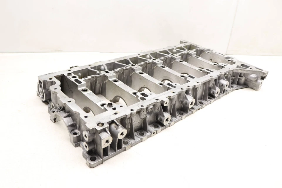 2015-2018 BMW M3 3.0L - Crankshaft Housing / Engine Block 7853848 - Image 3 of 4